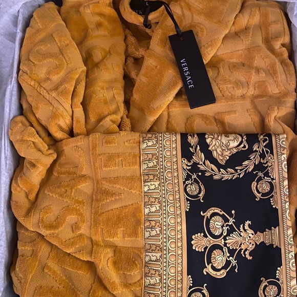 Versace I ❤️ Baroque Robe - Picture 4 of 4